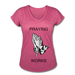 Women's Ndabldg "PRAYING WORKS" V-Neck T-Shirt - heather raspberry