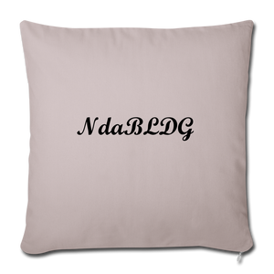NdaBLDG "I AM QUEEN" PILLOW COVER - light taupe